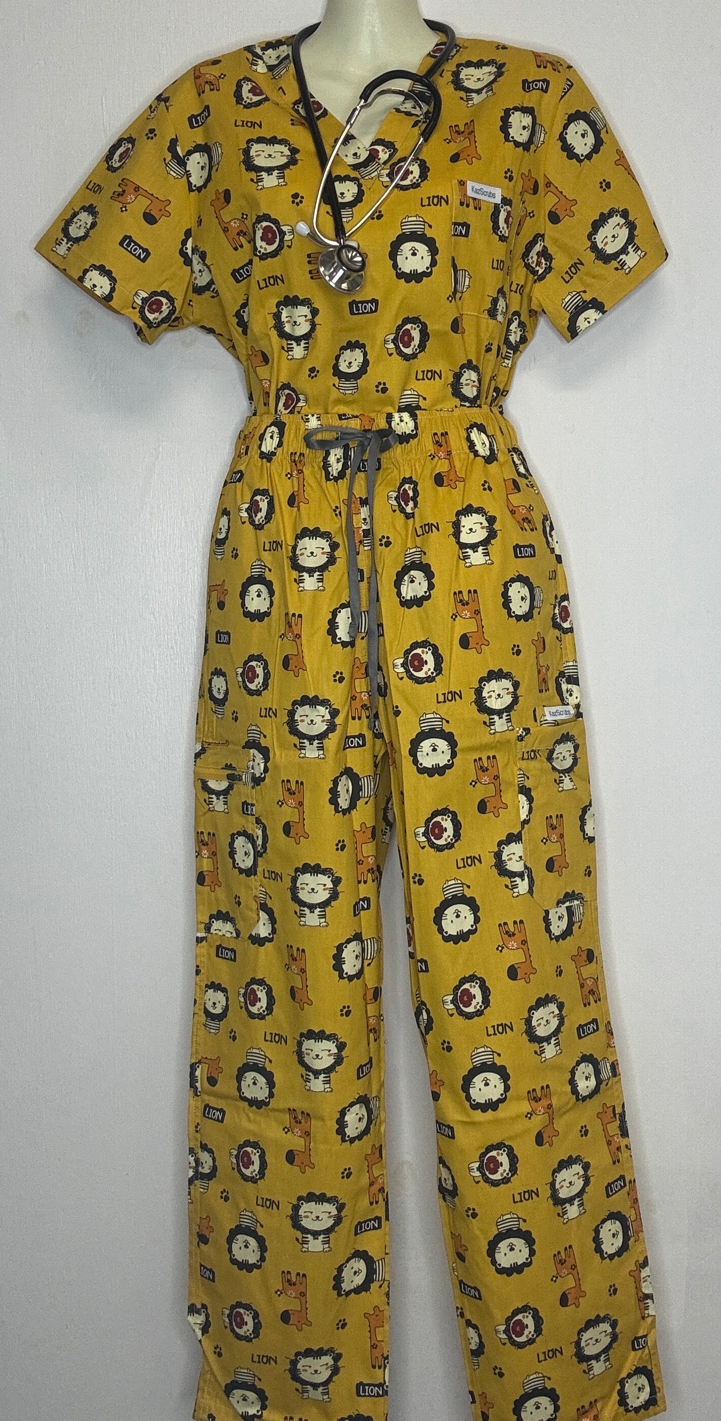 Lion n giraffe scrub sets