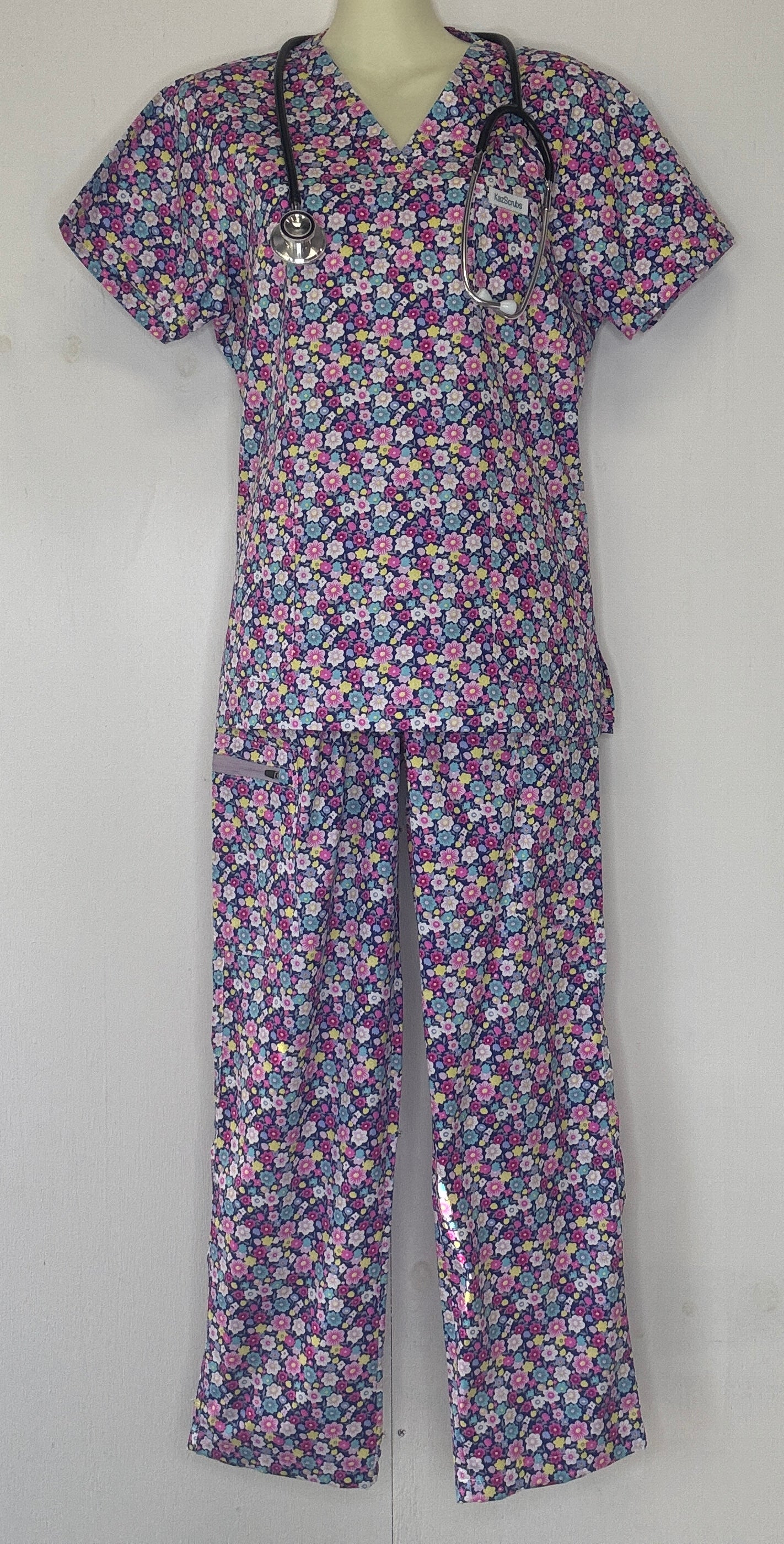 Pretty flowers scrub set