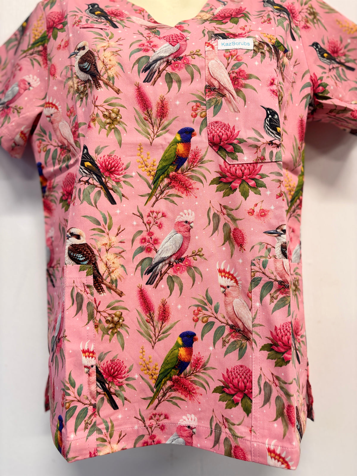Auzzie birds scrub top