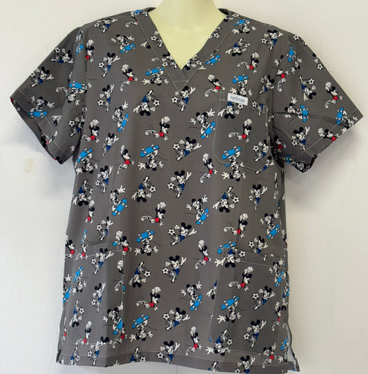 Free style mick scrub top