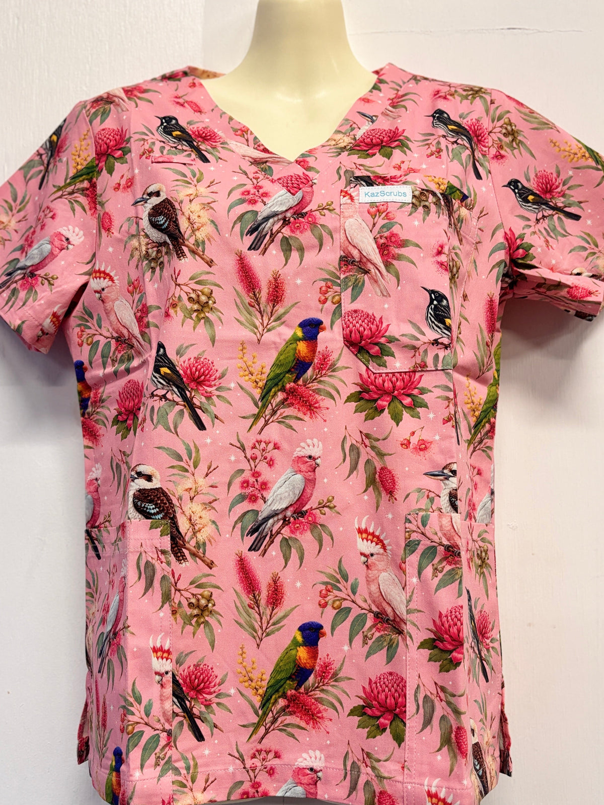 Auzzie birds scrub top