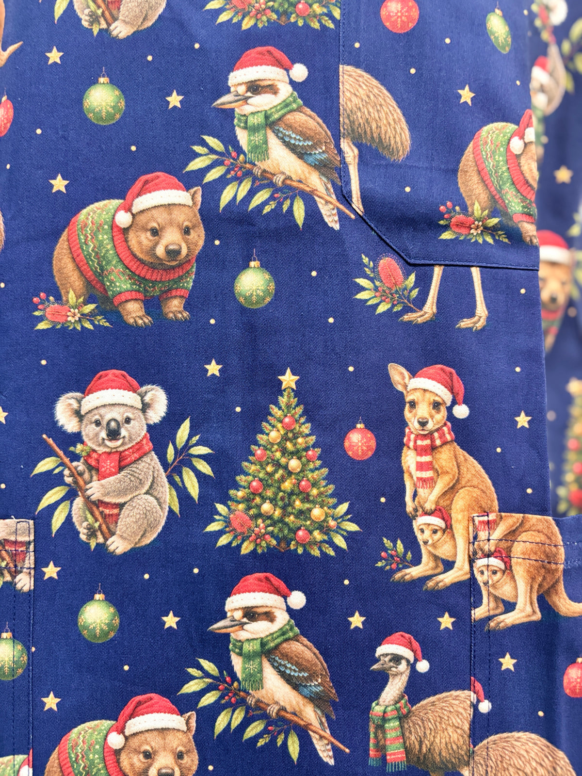 Auzzie Christmas scrub top