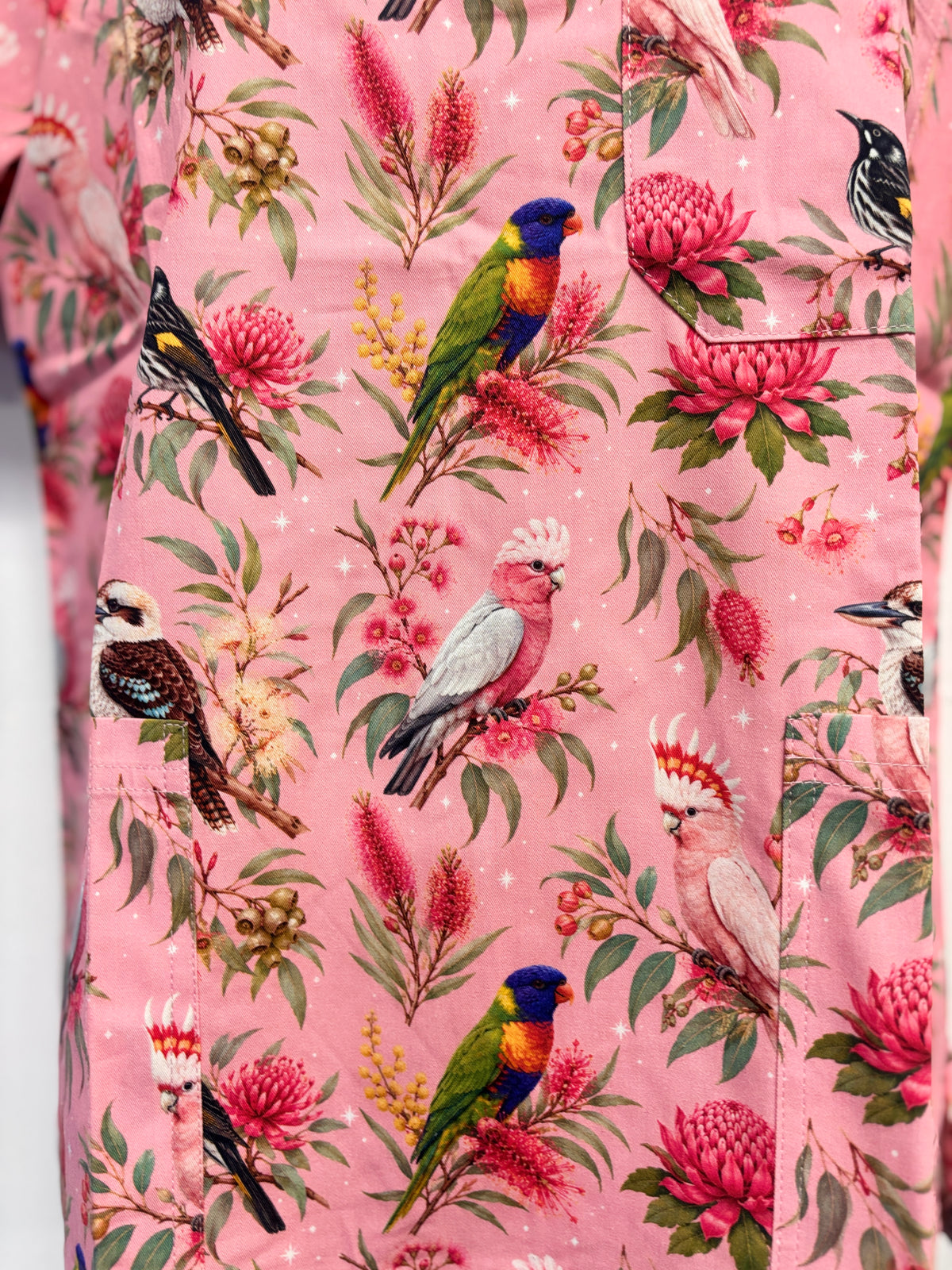 Auzzie birds scrub top
